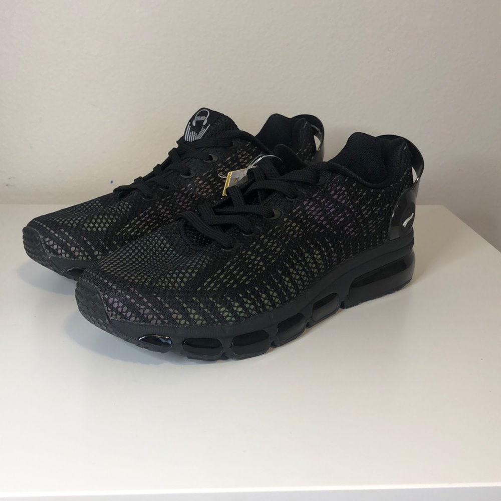 ONEMIX Breathable black sneakers new size 8.5 unisex